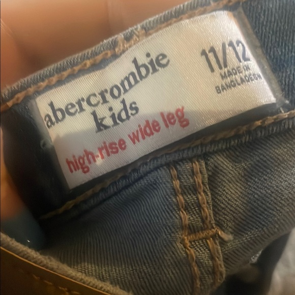 NWOT Abercrombie Girls Blue Straight Leg Jeans with Patchwork Design size 11/12 - Picture 2 of 4